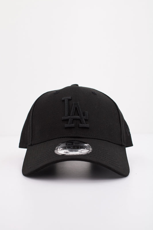 NEW ERA  LEAGUE ESSENTIAL  en color BLACK  (1)