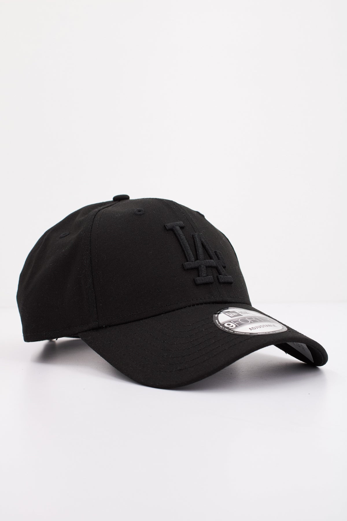 NEW ERA  LEAGUE ESSENTIAL  en color BLACK  (2)