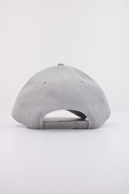 NEW ERA ESSENTIAL FORTY   en color GREY  (3)