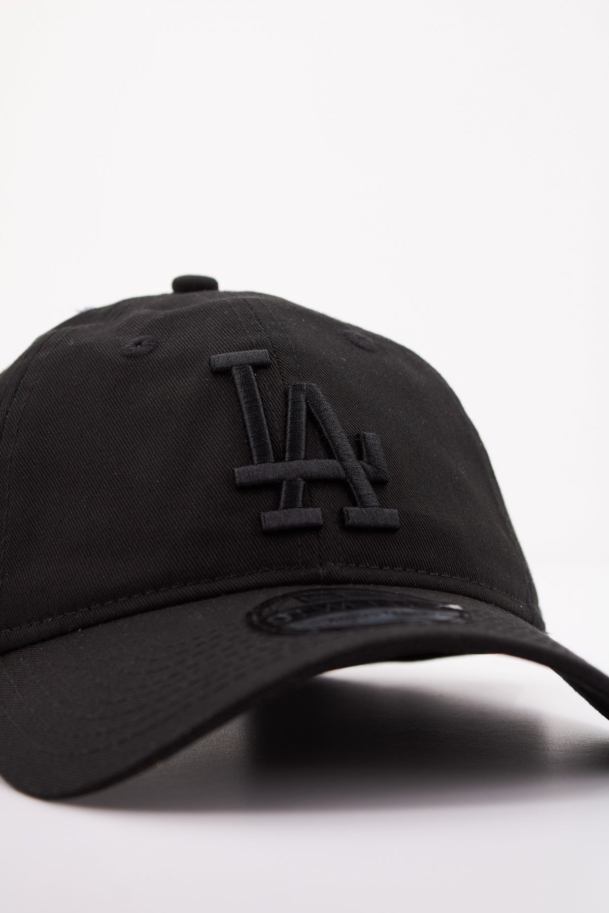 NEW ERA  NOS LEAGUE ESS en color BLACK  (4)