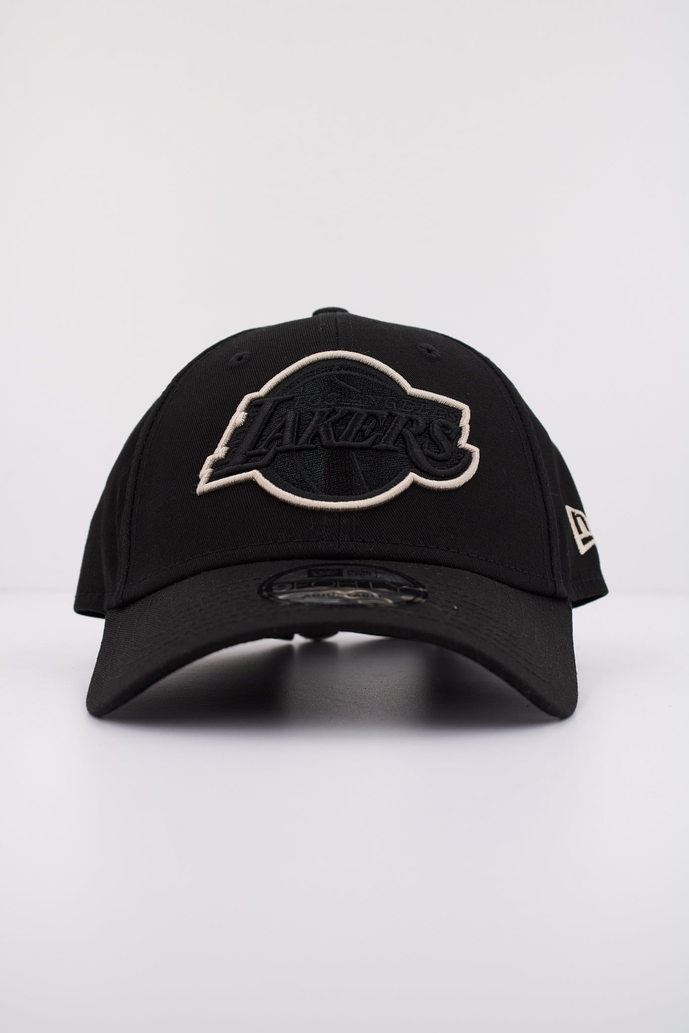 NEW ERA TEAM OUTLINE FORTY  en color BLACK  (1)