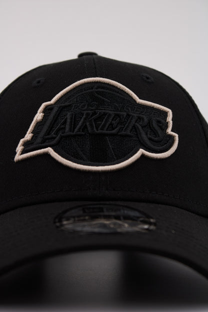 NEW ERA TEAM OUTLINE FORTY  en color BLACK  (4)