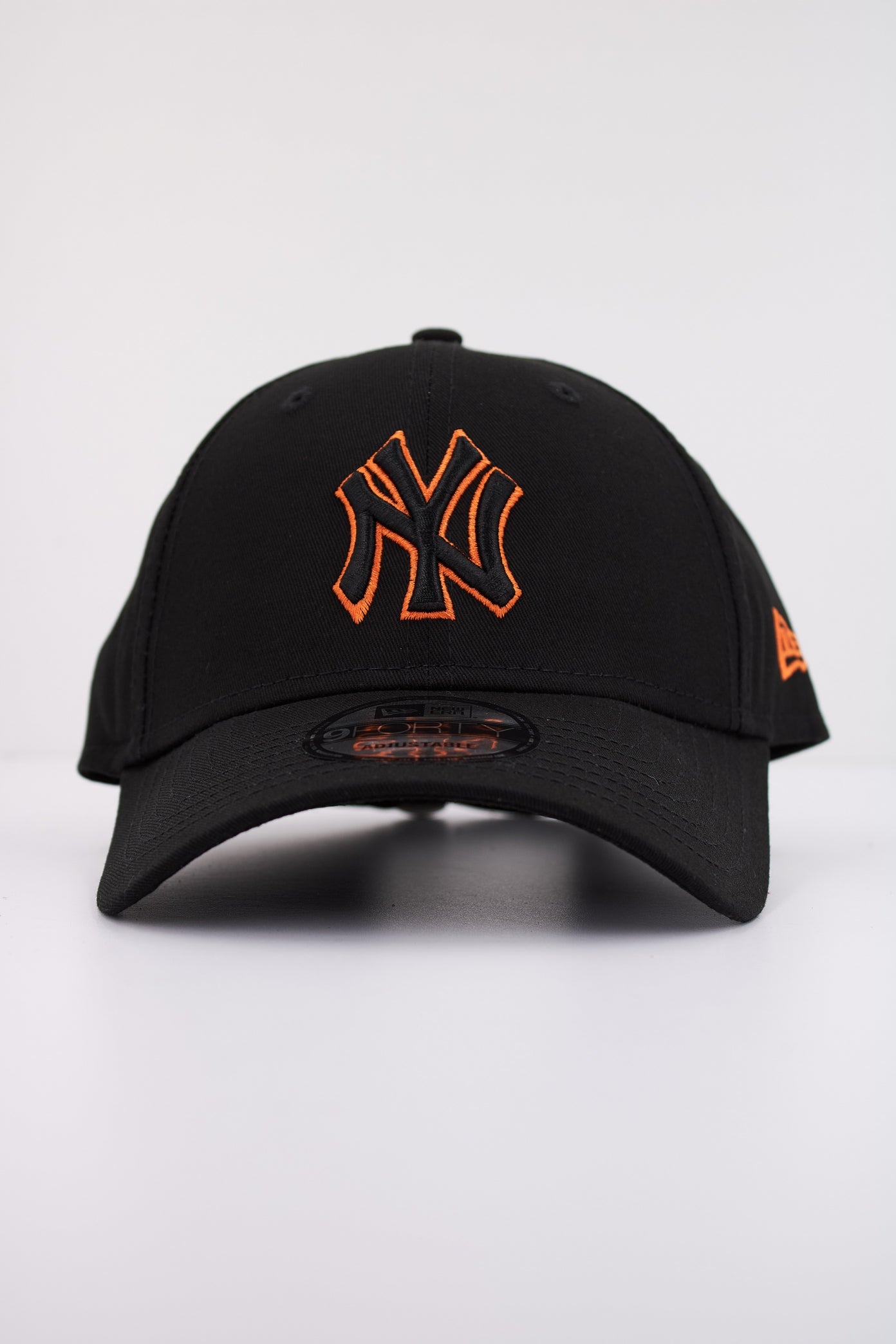 NEW ERA TEAM OUTLINE FORTY  en color BLACK  (1)