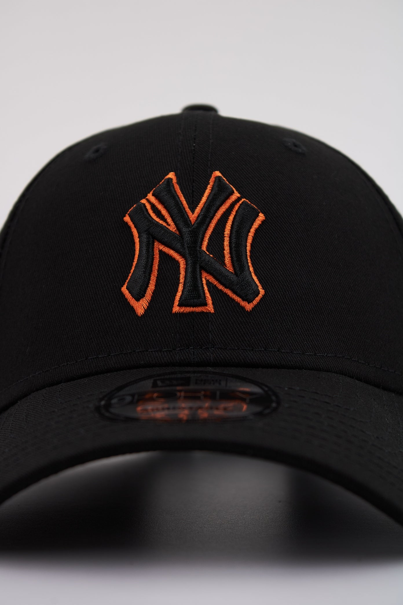 NEW ERA TEAM OUTLINE FORTY  en color BLACK  (4)