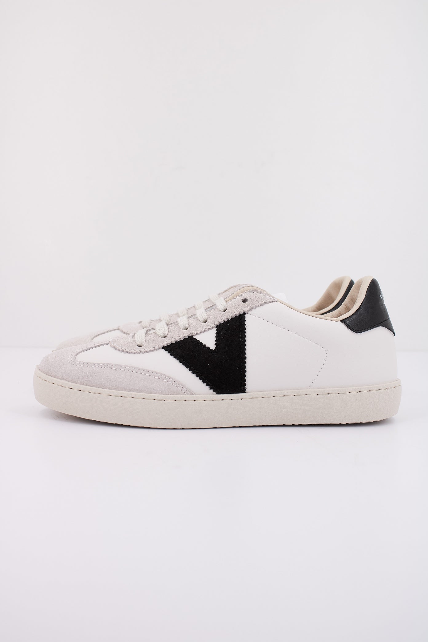 VICTORIA V en color NEGRO  (1)