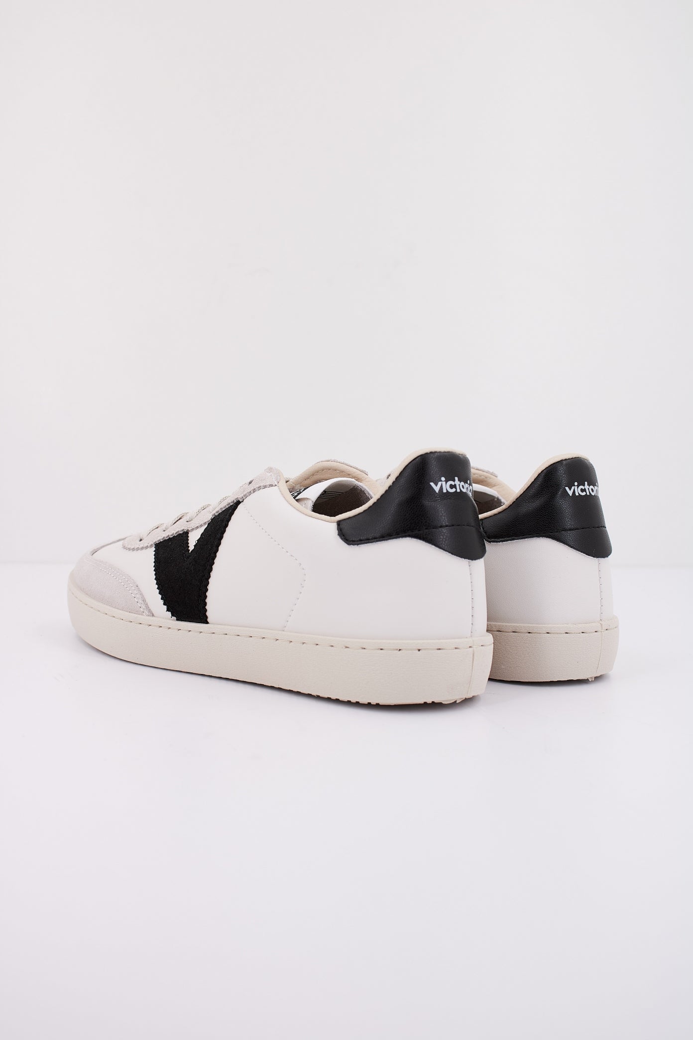 VICTORIA V en color NEGRO  (4)