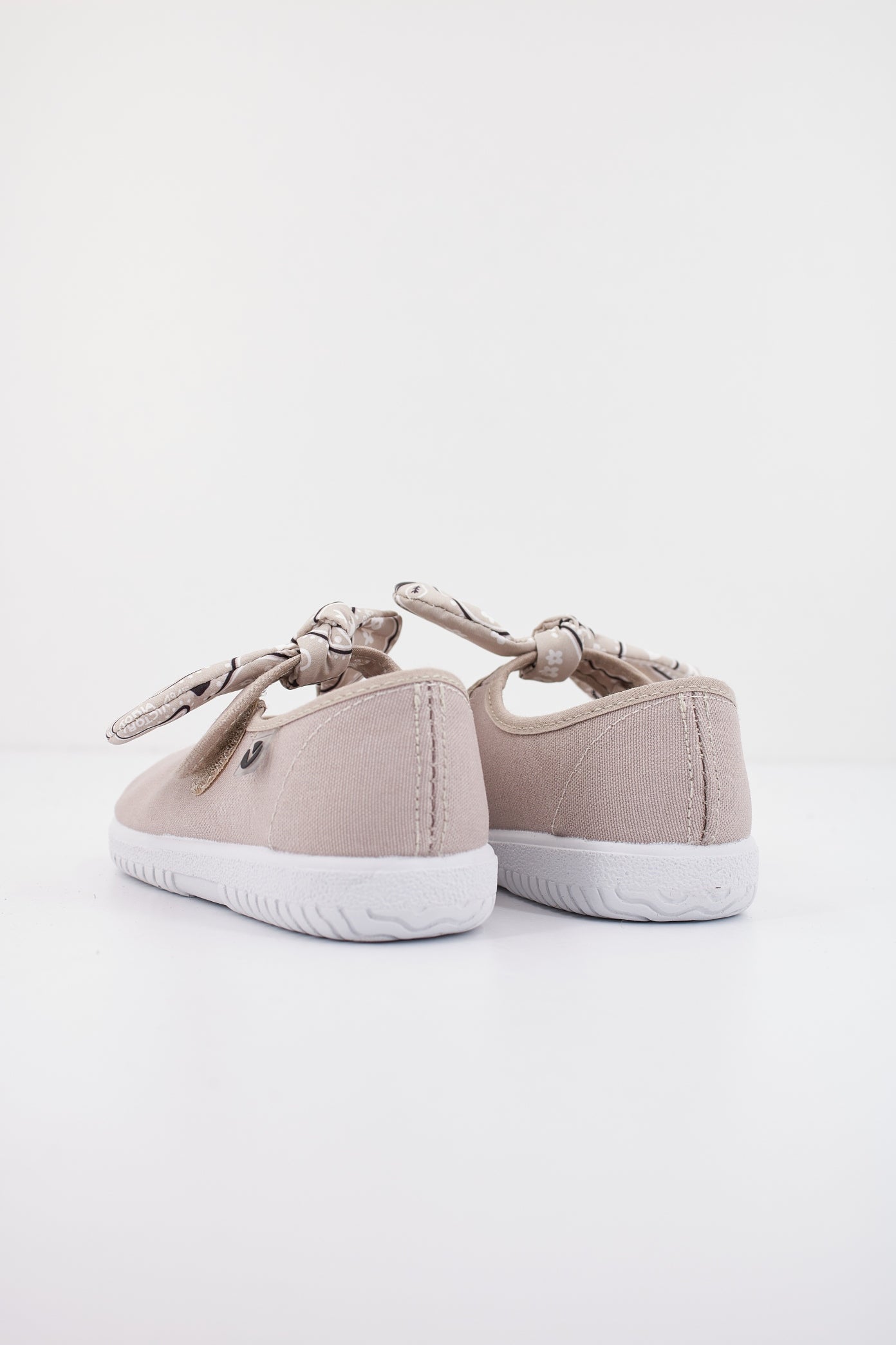 VICTORIA N en color BEIGE  (3)