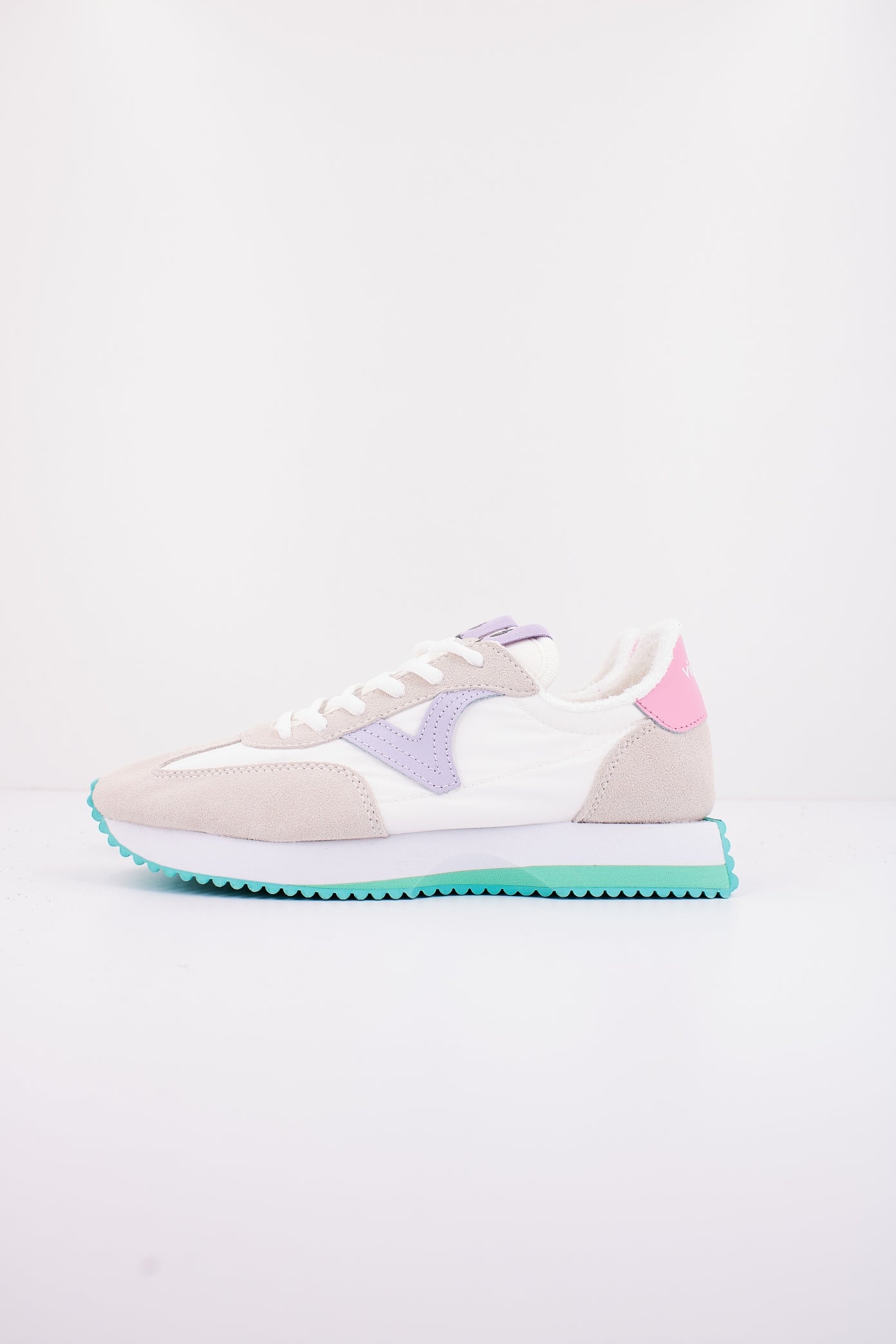 VICTORIA COSMOS SERRAJE & NYL en color GRIS  (1)