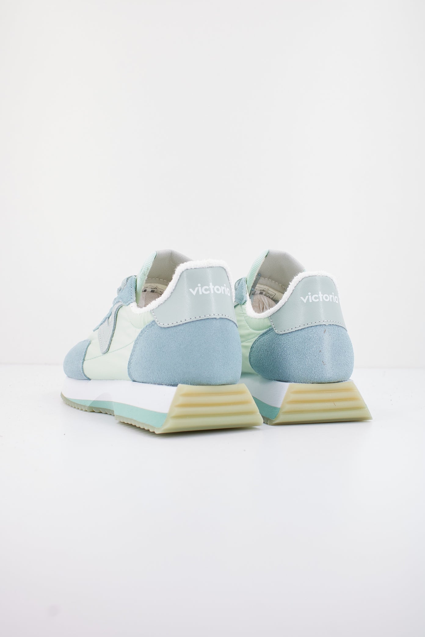 VICTORIA COSMOS SERRAJE MONOC en color MENTA  (3)