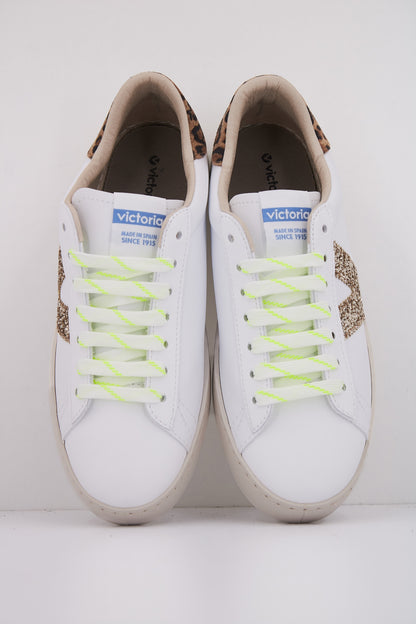 VICTORIA V en color PLATNO  (3)