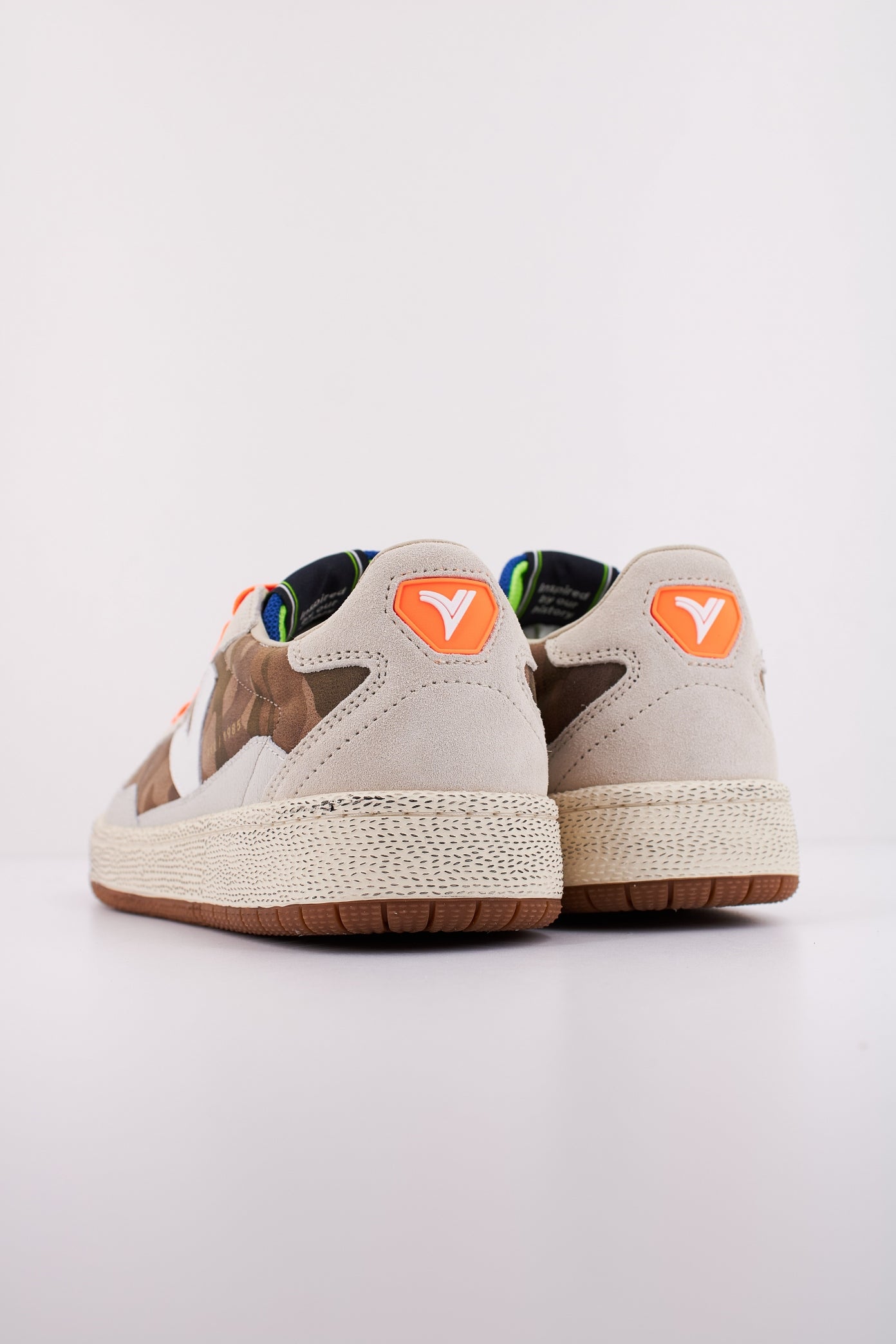 VICTORIA  SMASH NEON CAMO en color KAKI  (4)