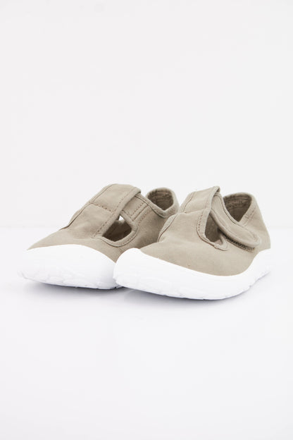VICTORIA BOSCO BAREFOOT SANDA en color ALOE  (2)