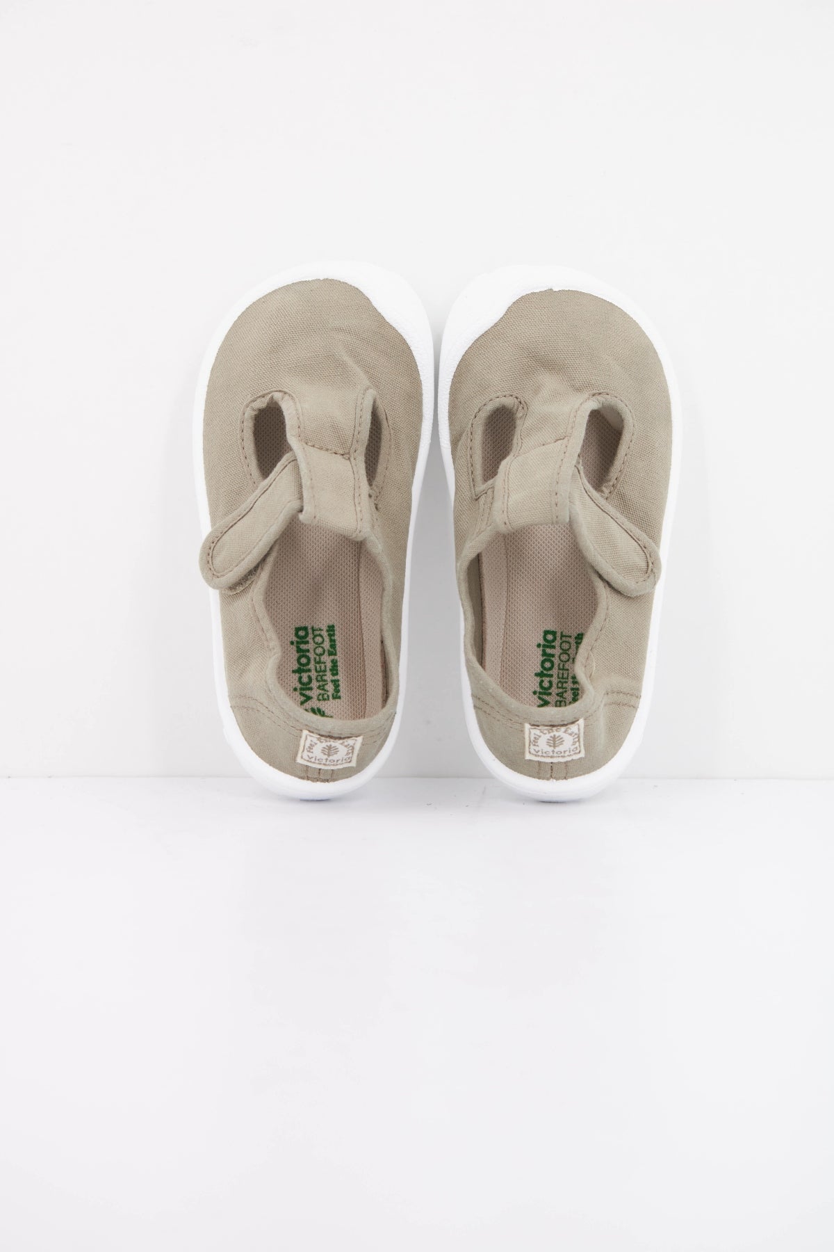 VICTORIA BOSCO BAREFOOT SANDA en color ALOE  (3)
