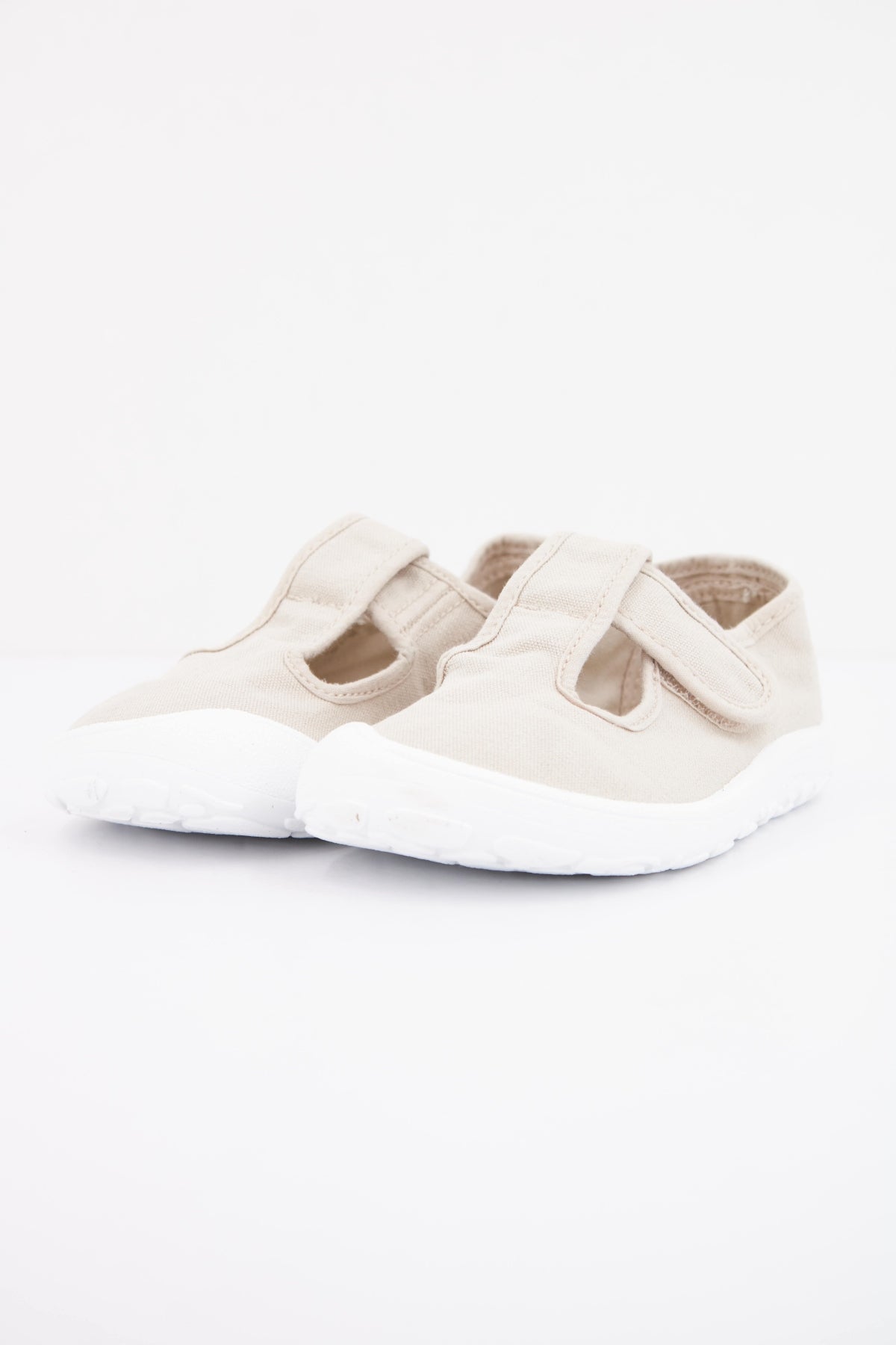 VICTORIA BOSCO BAREFOOT SANDA en color HIELO  (2)