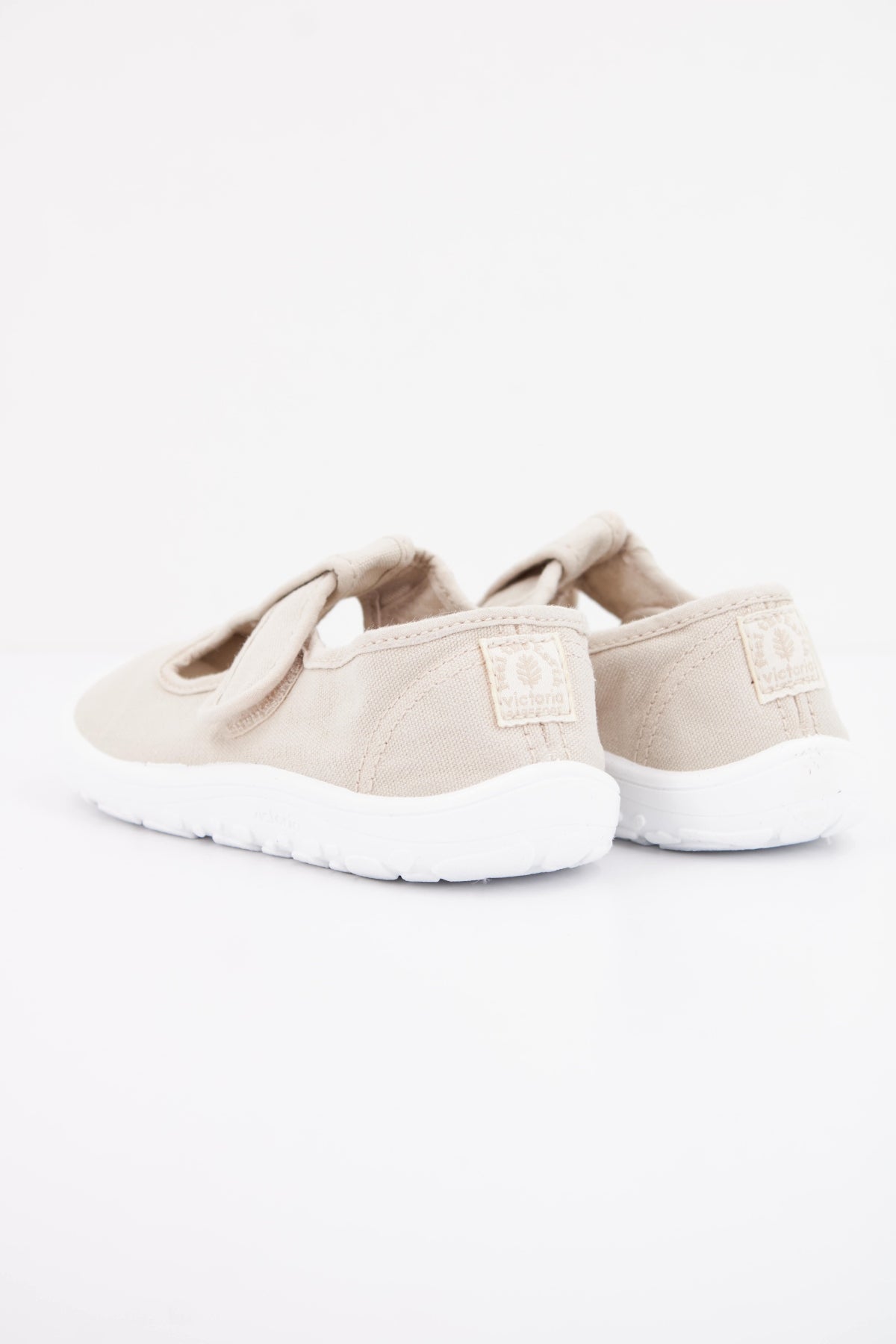 VICTORIA BOSCO BAREFOOT SANDA en color HIELO  (4)