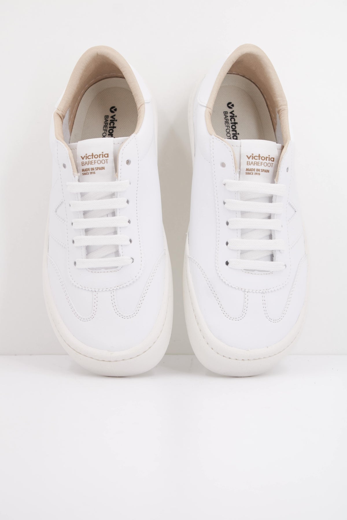 VICTORIA OLMO BAREFOOT EFECTO en color BLANCO  (3)