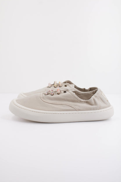 VICTORIA OLMO BAREFOOT en color HIELO  (1)