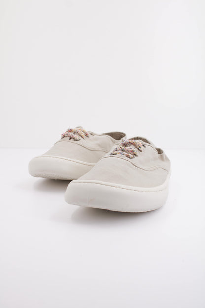 VICTORIA OLMO BAREFOOT en color HIELO  (2)