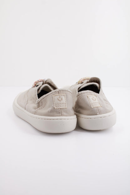 VICTORIA OLMO BAREFOOT en color HIELO  (4)