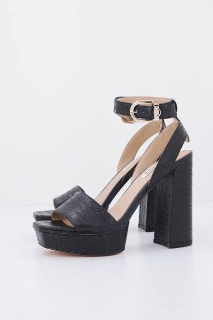 GUESS PEL RIPPA en color BLACK  (1)