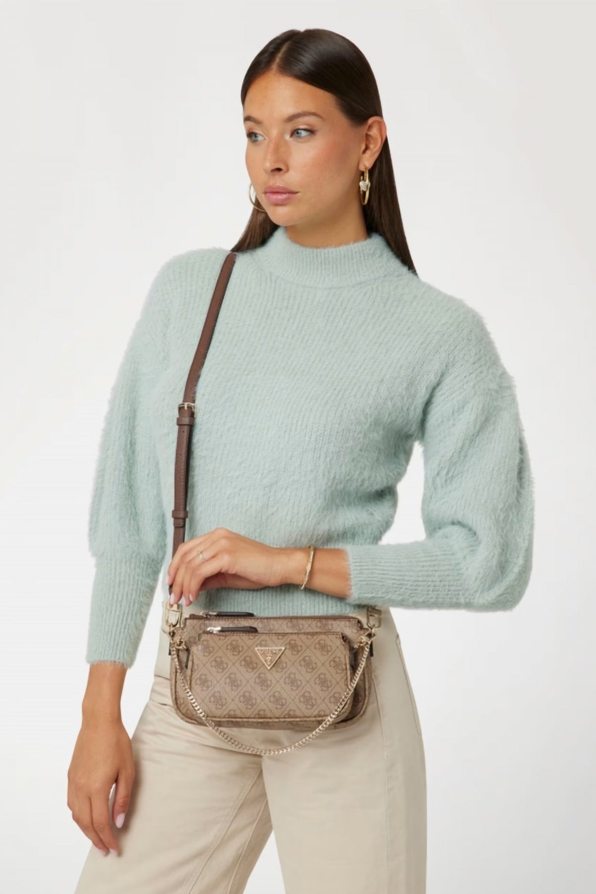 GUESS NOELLE DBL POUCH en color LGW  (5)