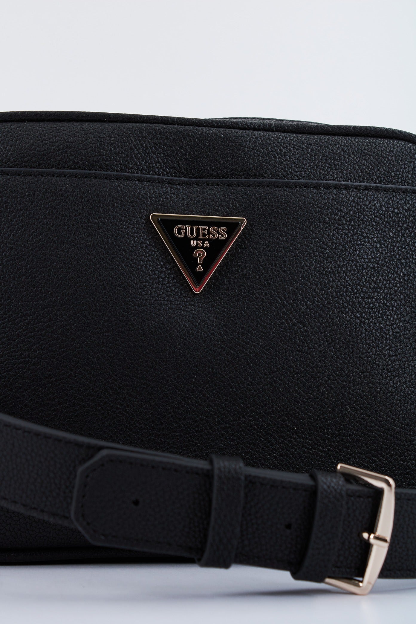 GUESS MERIDIAN CAMERA BAG en color BLA  (4)