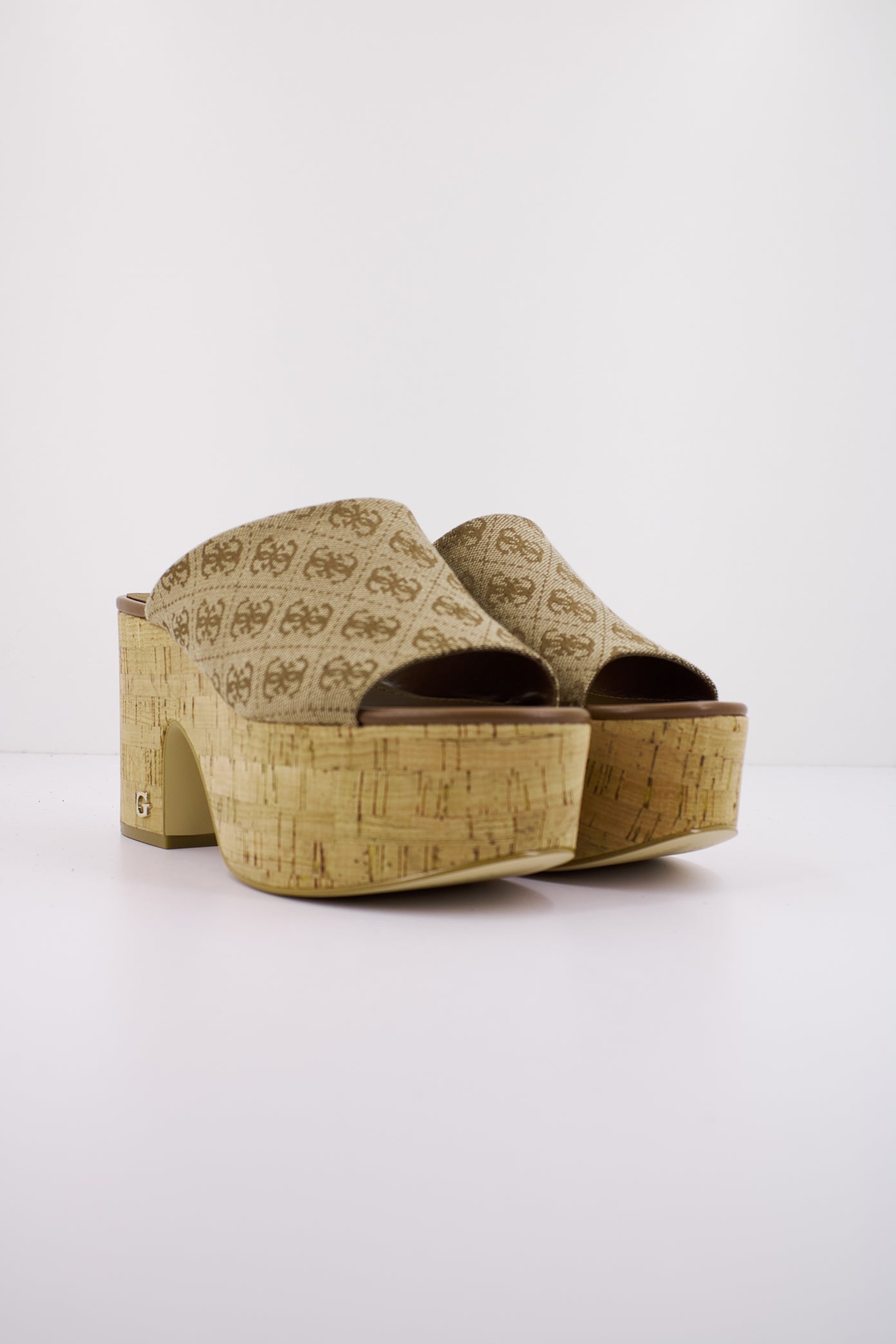 GUESS FLJYA en color BEIBR  (2)