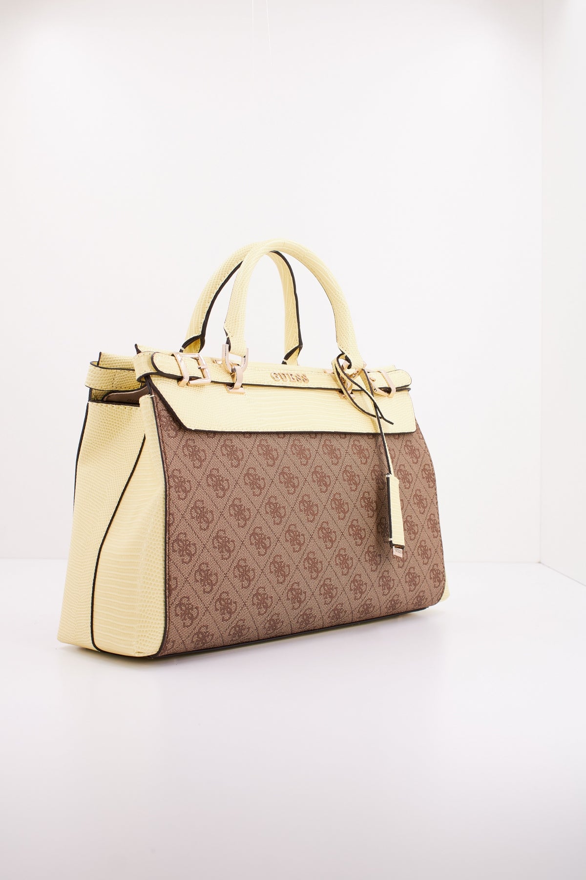 GUESS SESTRI LOGO CNVRTBLE en color LPY  (2)