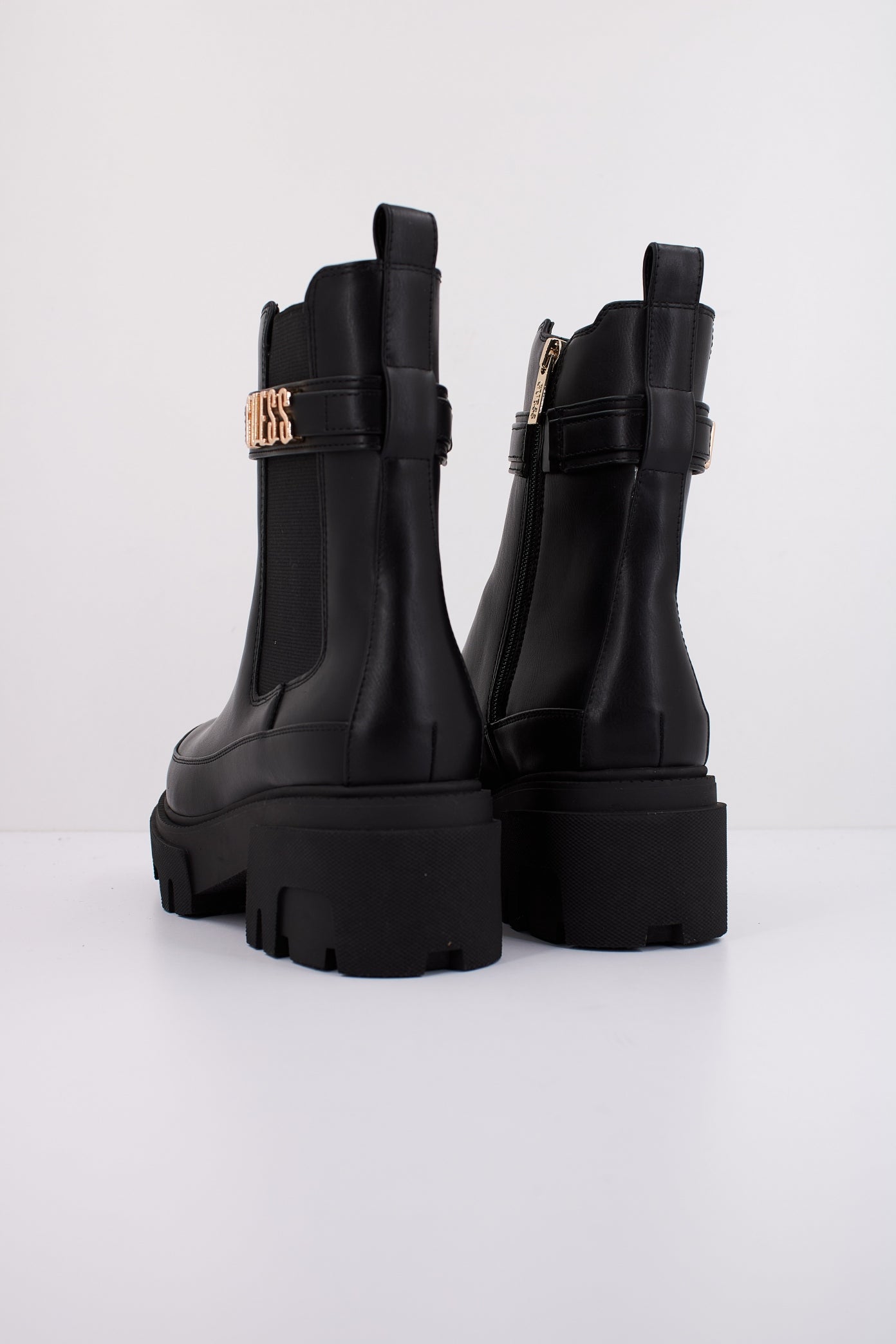 GUESS FLYEA ELE en color BLACK  (4)