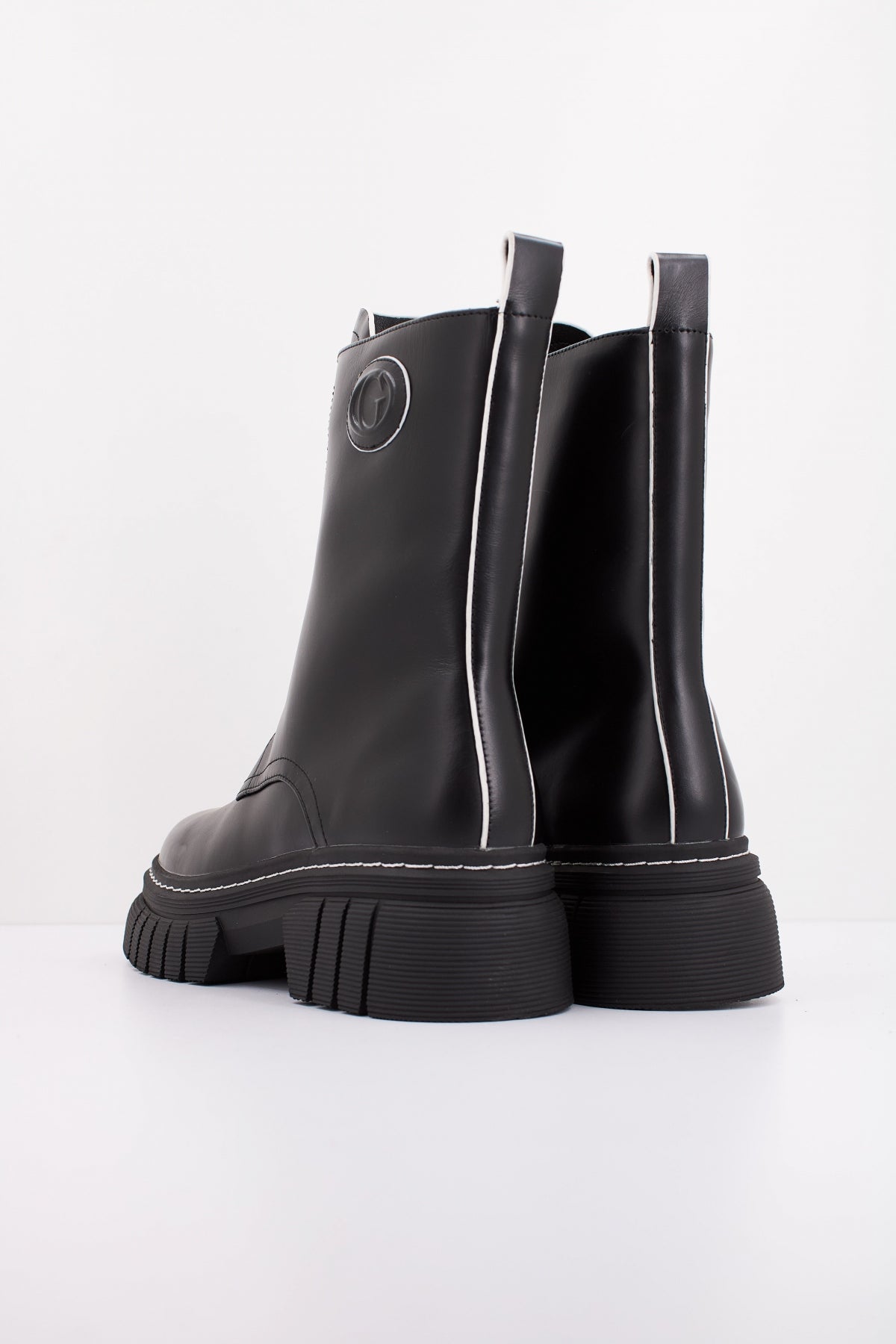 GUESS ANNIA en color BLACK  (4)