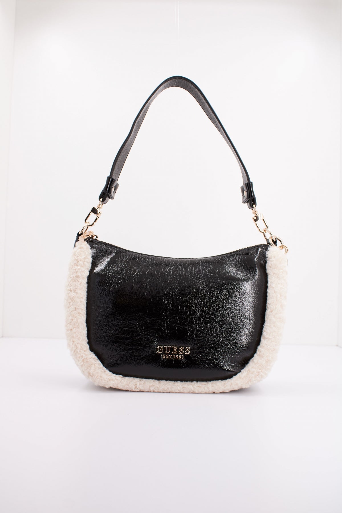 GUESS DAVIKA HOBO en color BLA  (1)