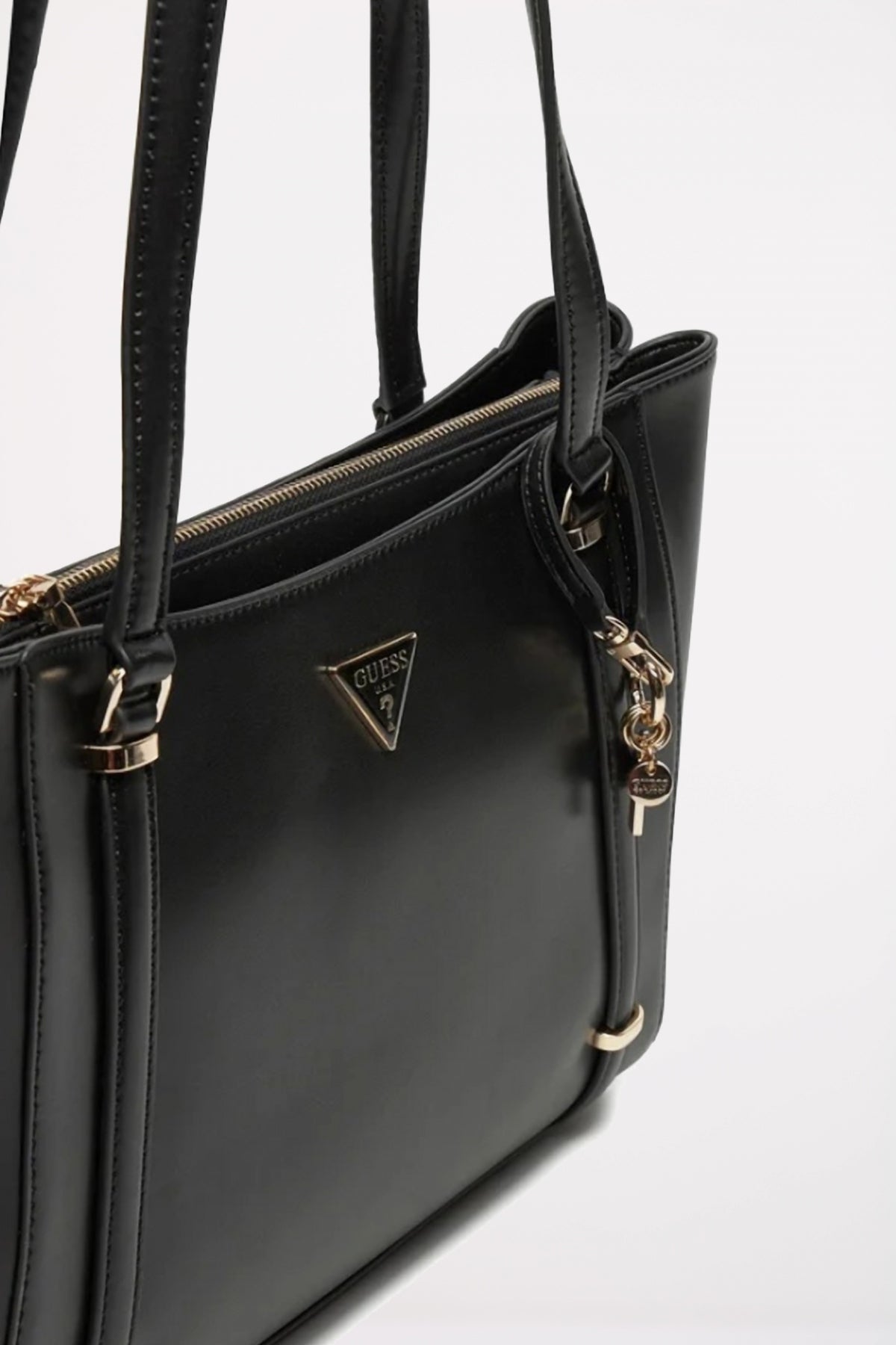 GUESS HWVG  en color BLA  (3)