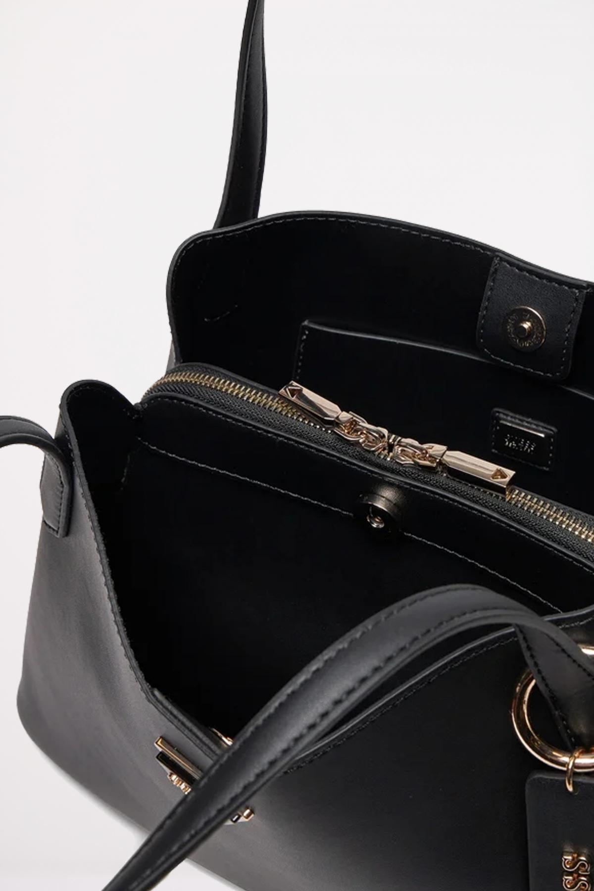 GUESS HWVG  en color BLA  (3)