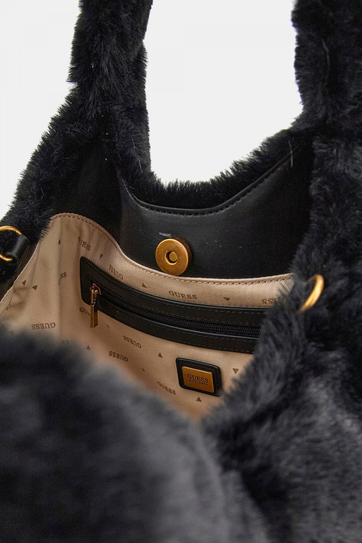 GUESS  SAMIA SMALLTOTE en color BLA  (4)