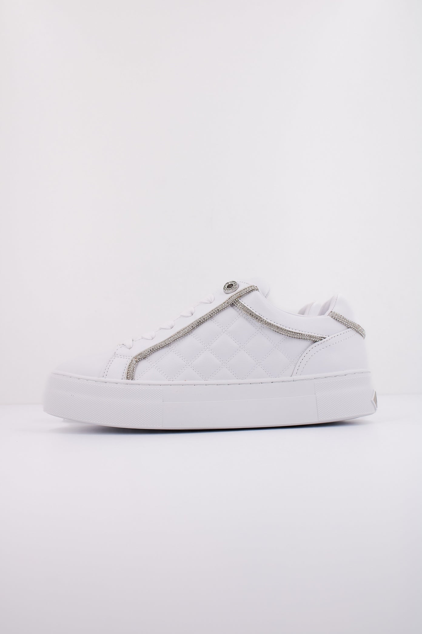 GUESS GRATEA en color WHITE  (1)