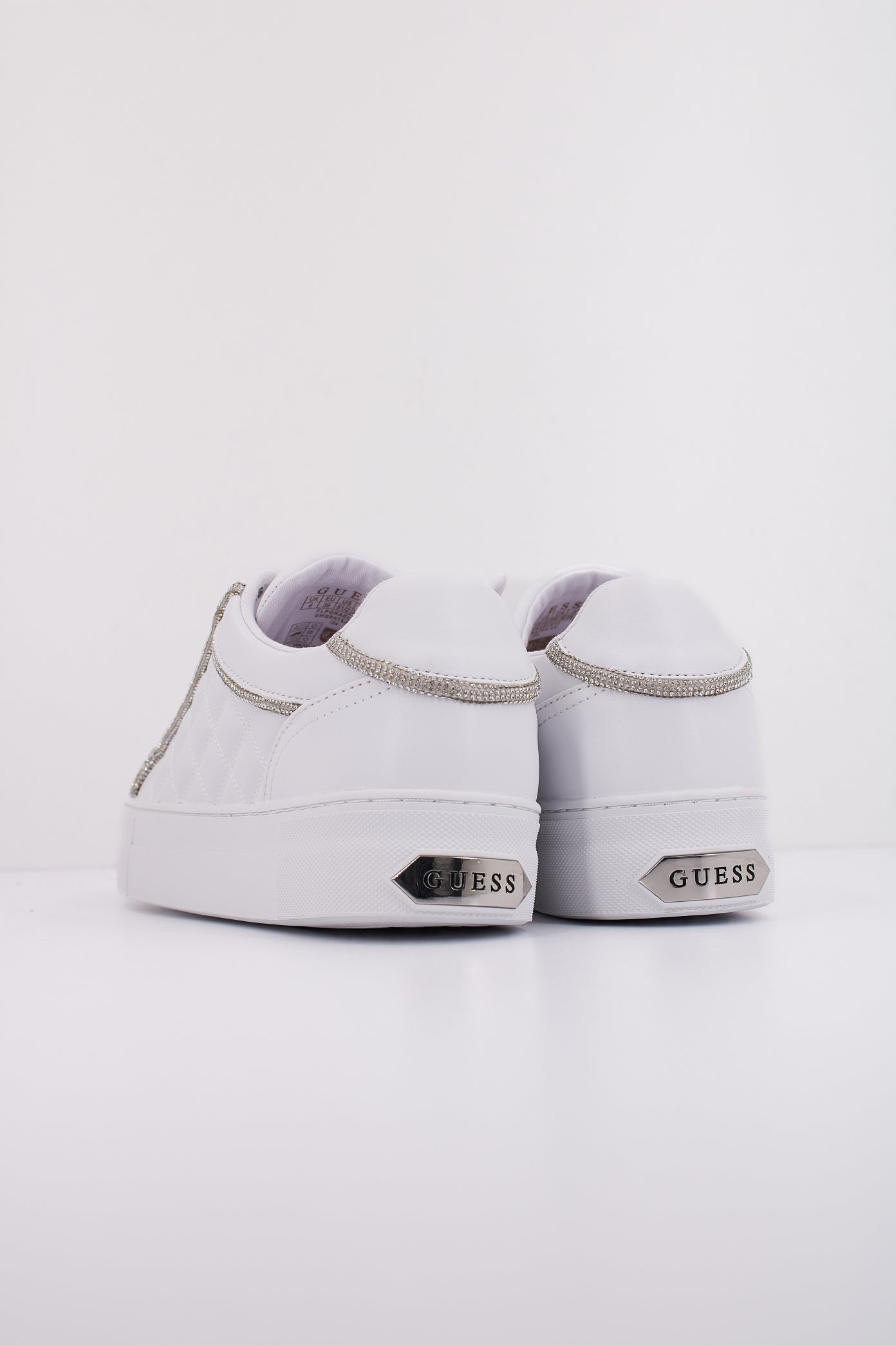 GUESS GRATEA en color WHITE  (4)