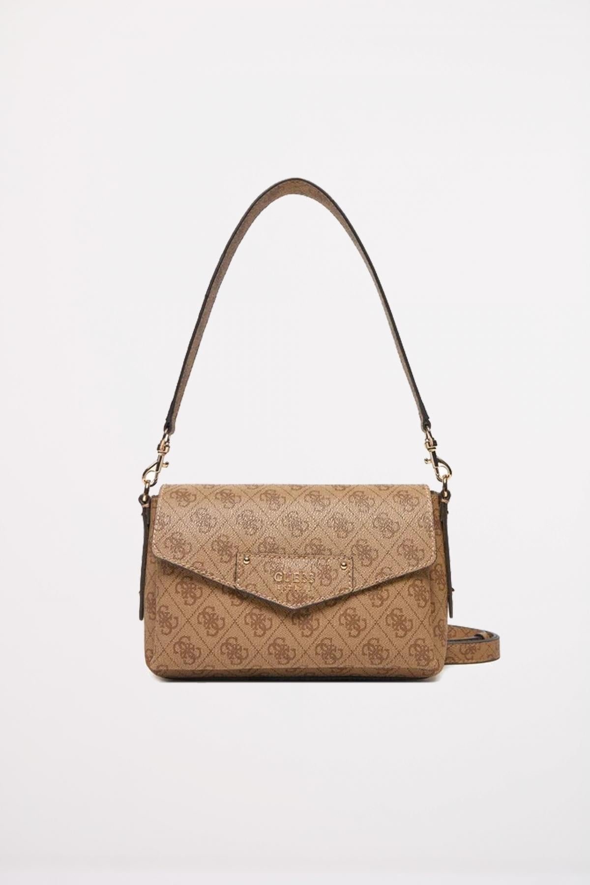 GUESS ECO BRENTON FLAP en color LGW  (1)