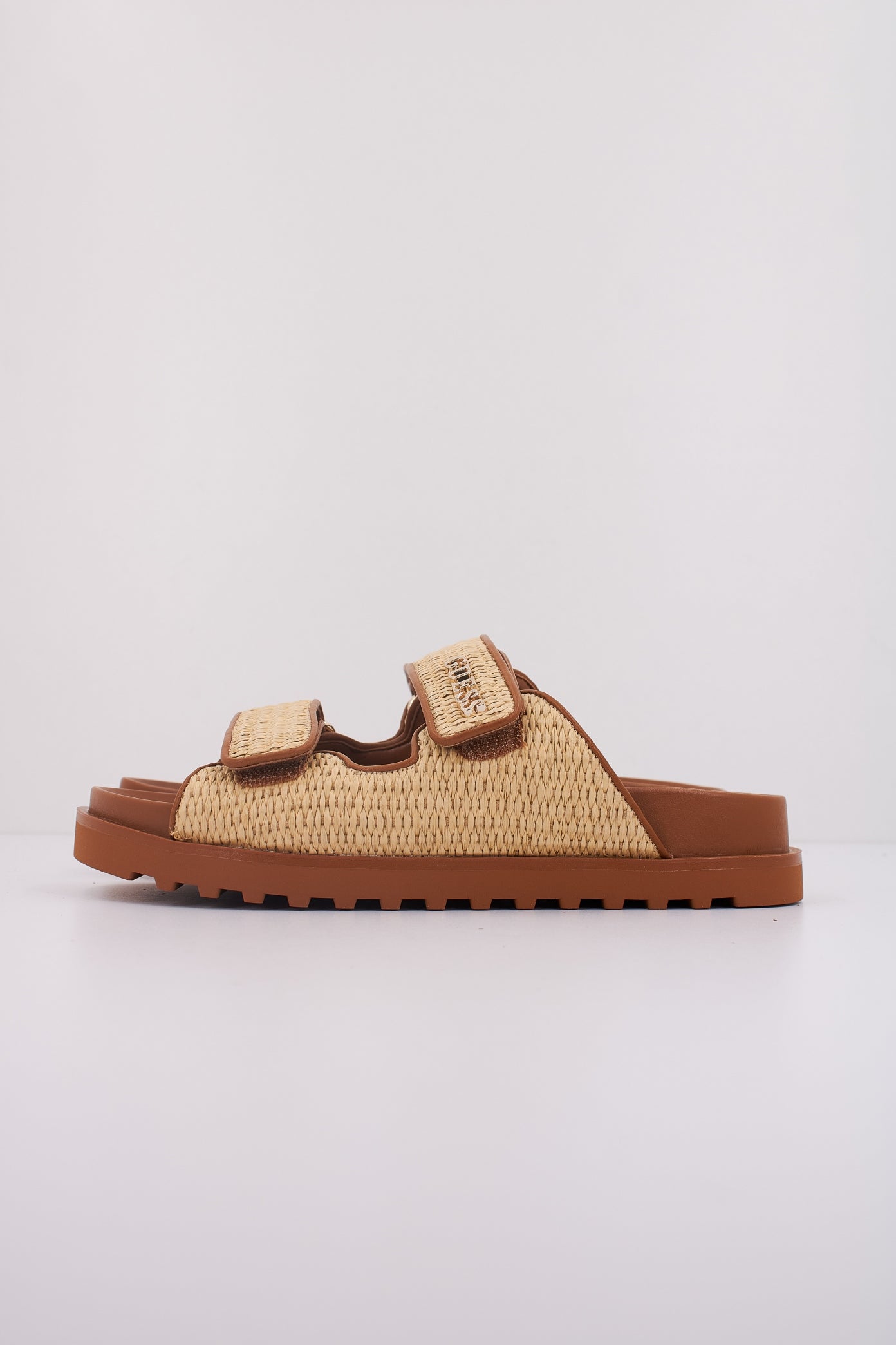 GUESS FLJFDE FAP en color TAN  (1)