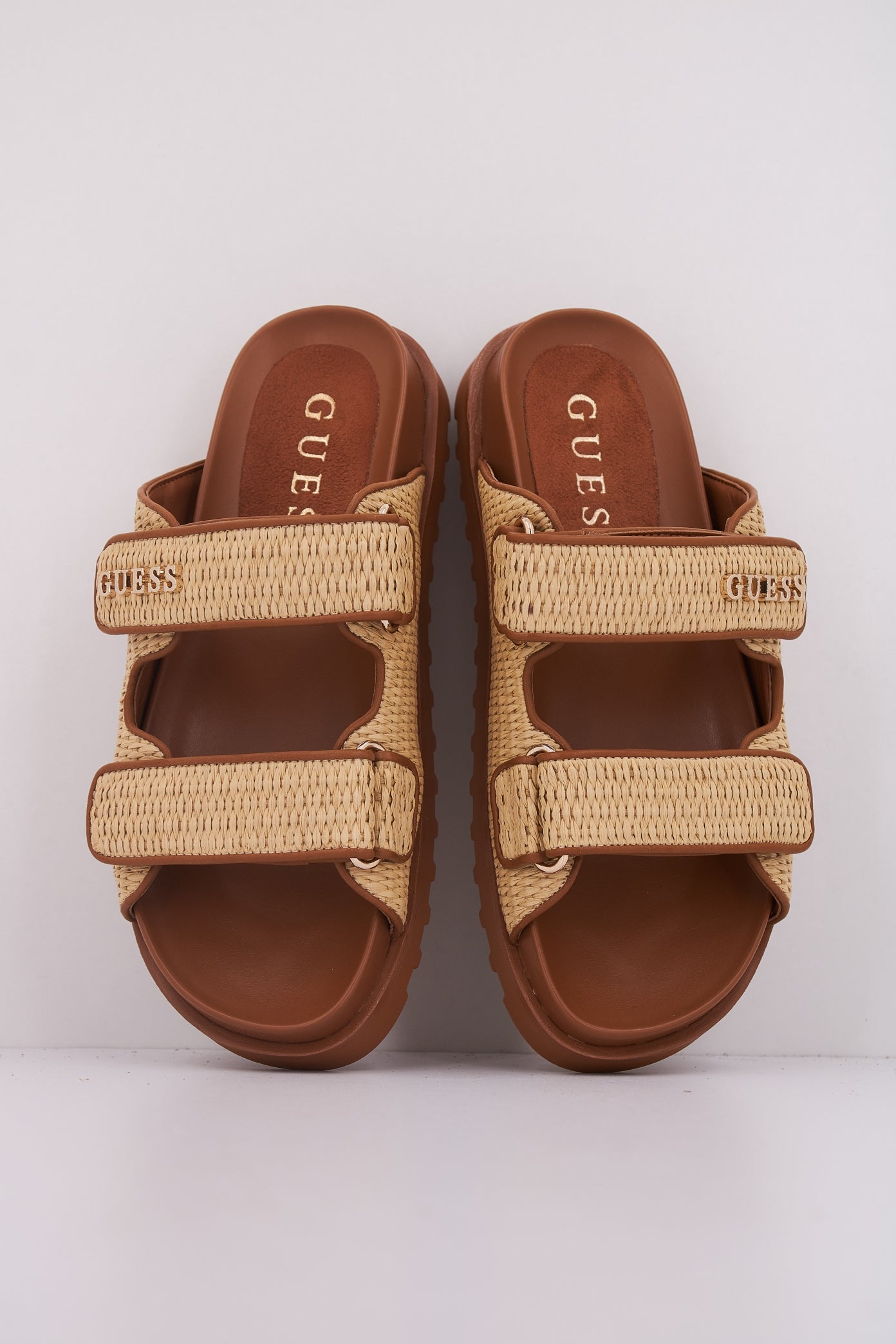 GUESS FLJFDE FAP en color TAN  (3)