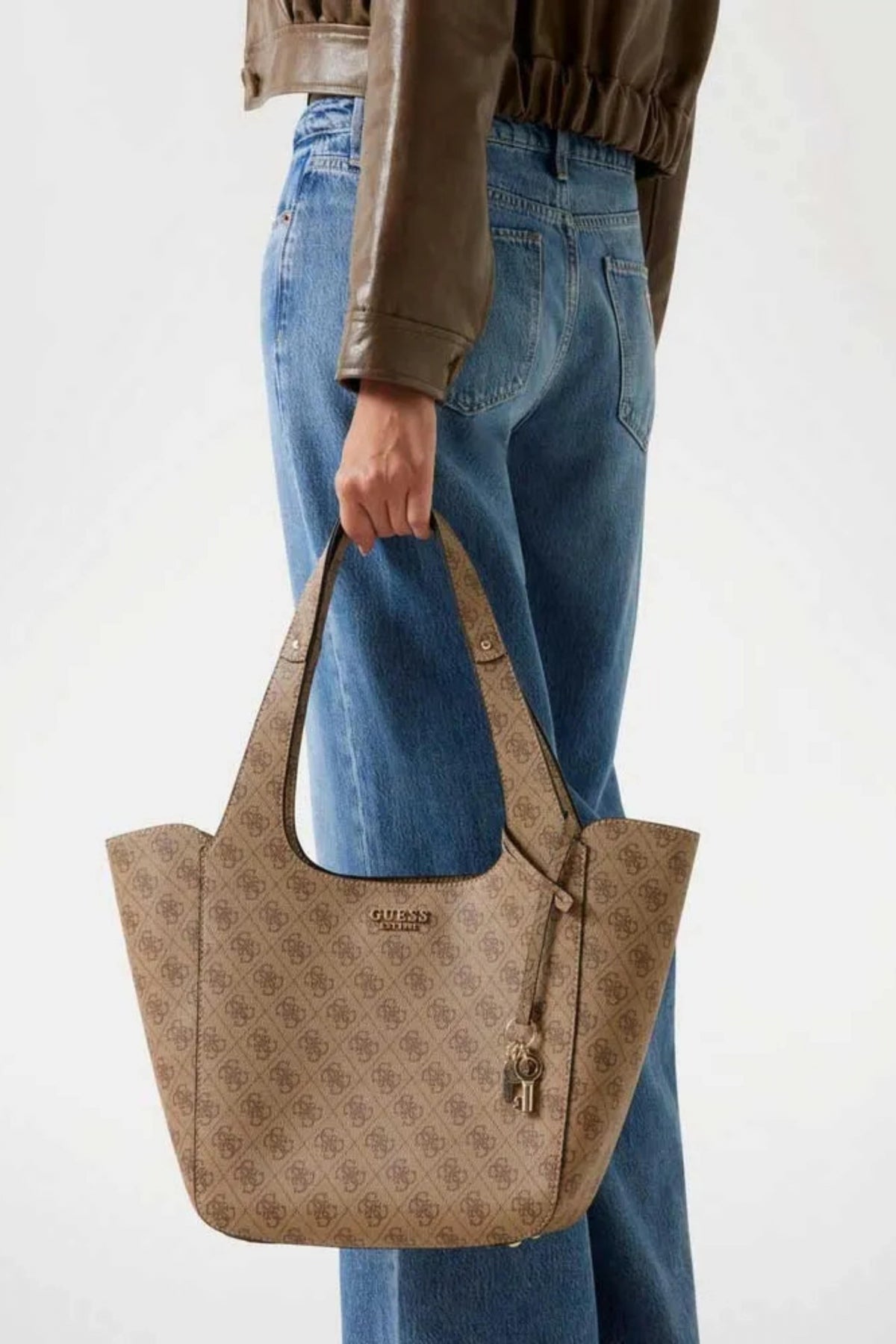 GUESS HWSG  CALISTA en color LTL  (4)