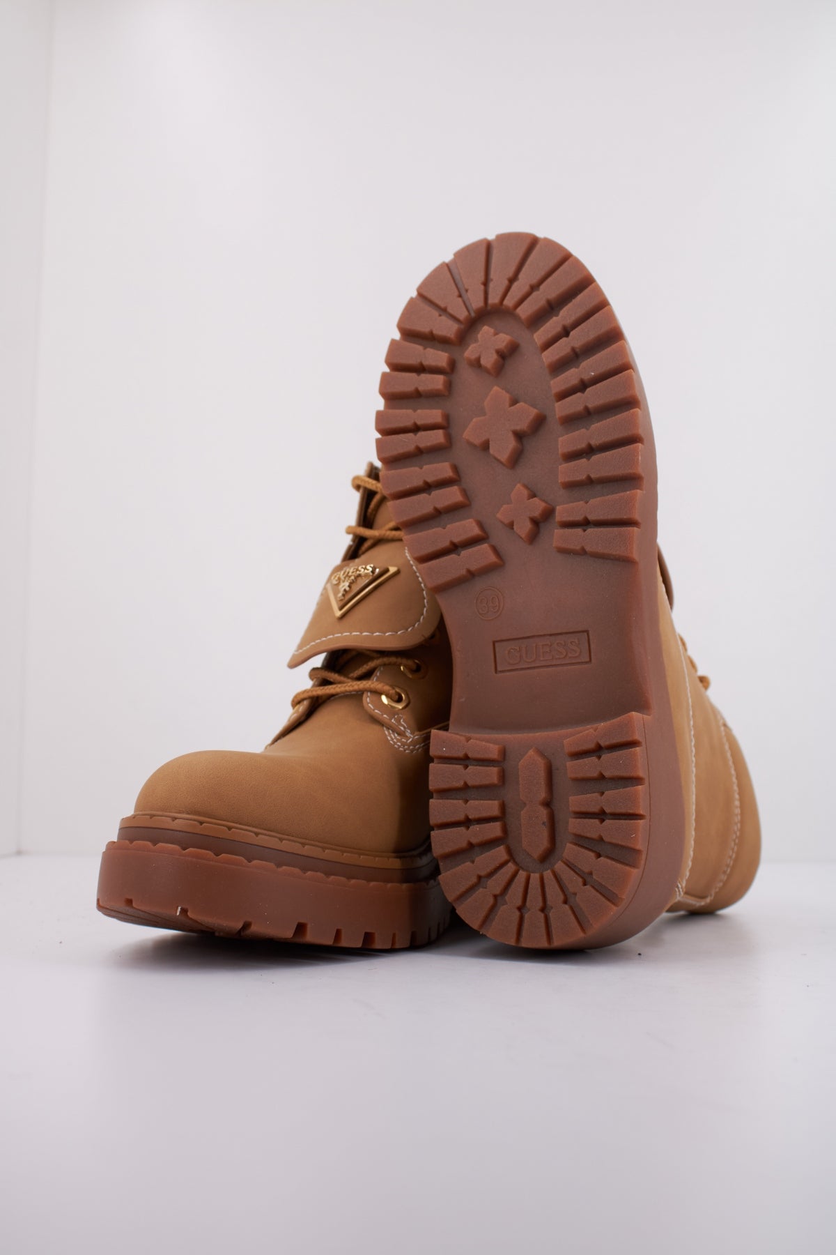 GUESS FLTLVY ELE en color TAN  (5)
