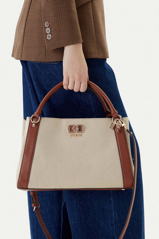 GUESS KARNILLA GIRLFRIEND  en color NTC  (1)