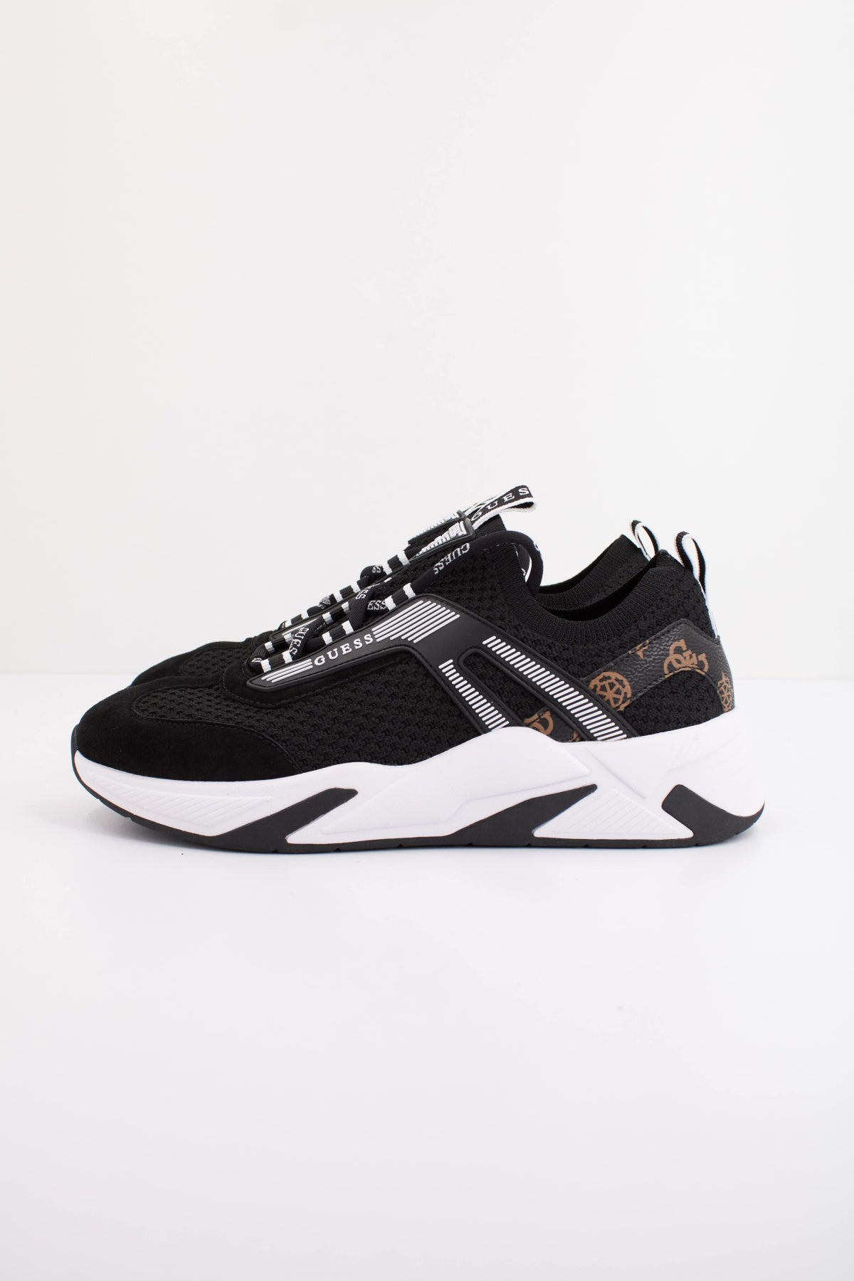 GUESS FLPGEN FAL en color BLACK  (1)