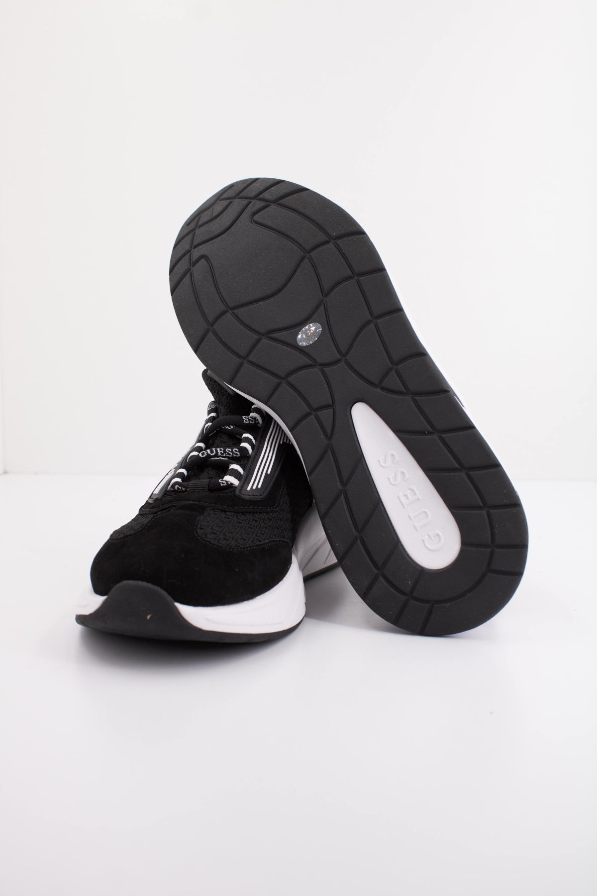 GUESS FLPGEN FAL en color BLACK  (5)