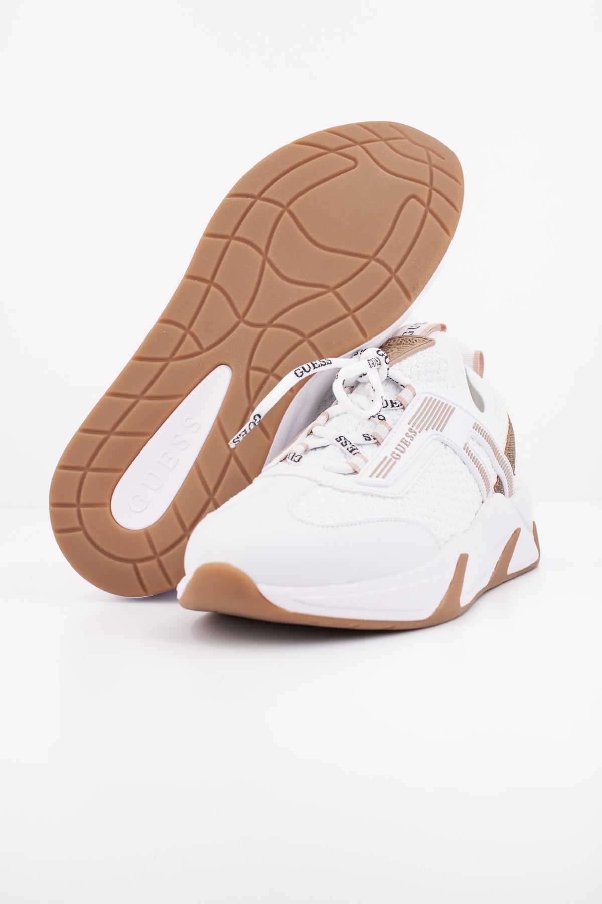 GUESS GENGA en color WHITE  (5)