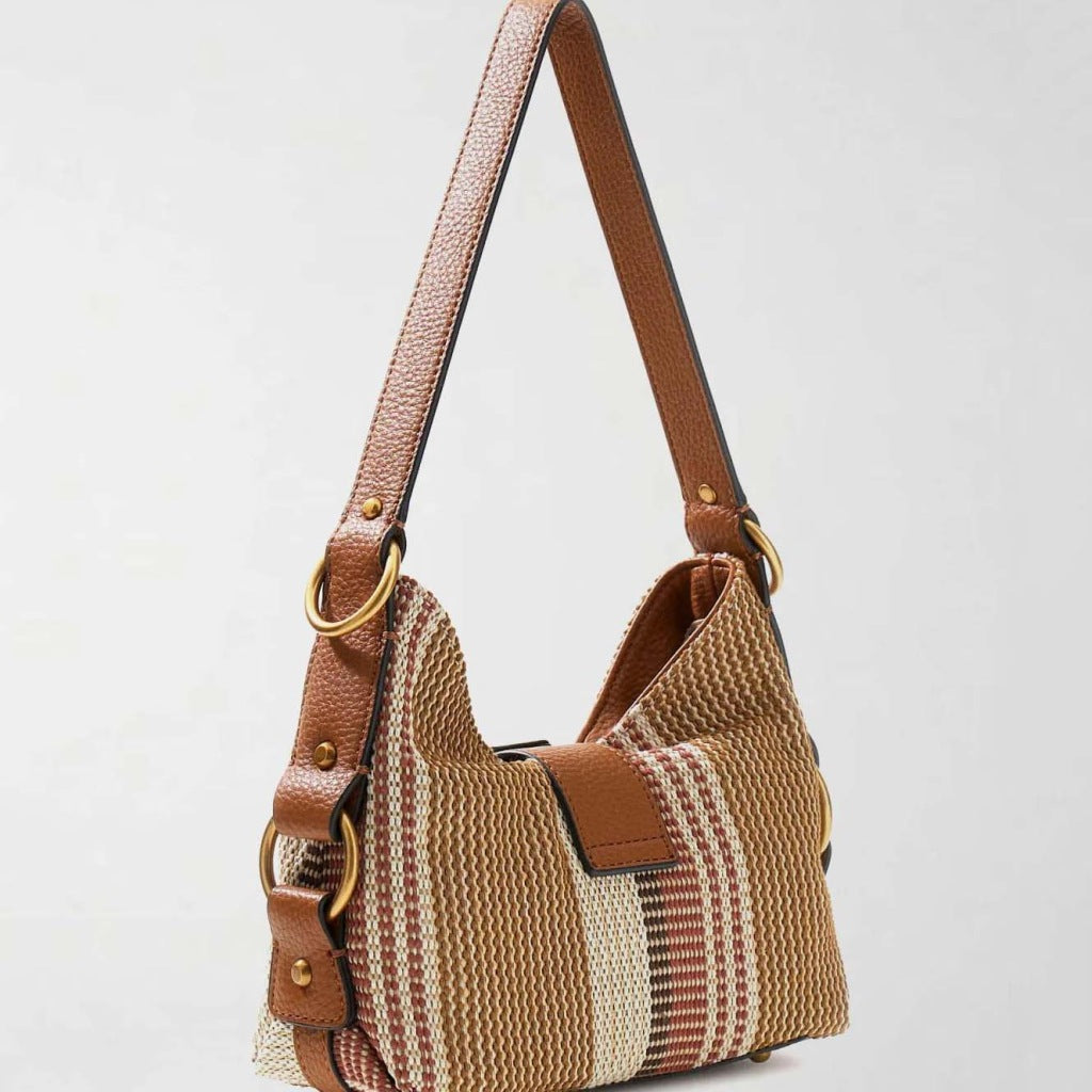 GUESS HWAB  en color CGM  (5)