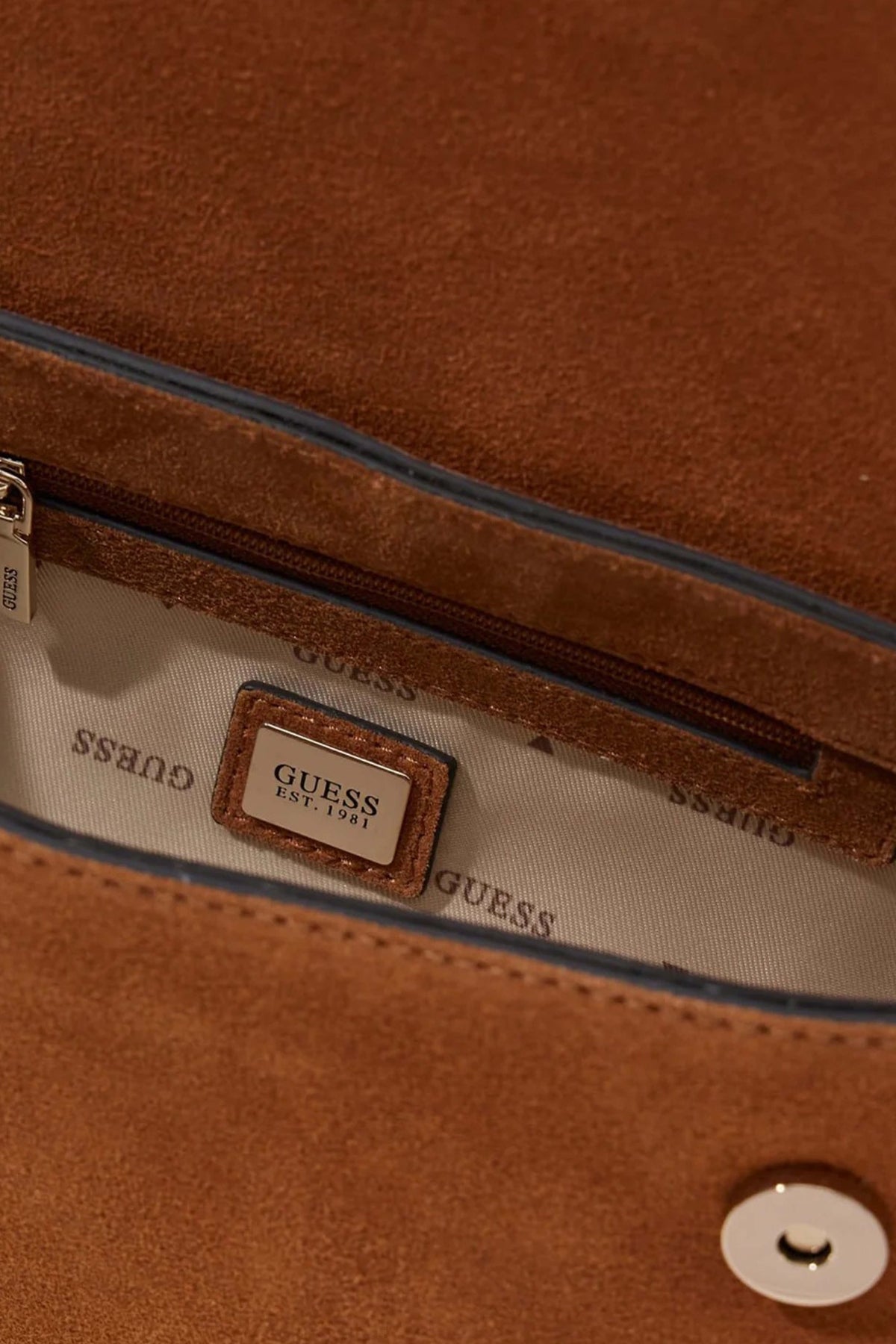 GUESS HWSG  en color COG  (3)