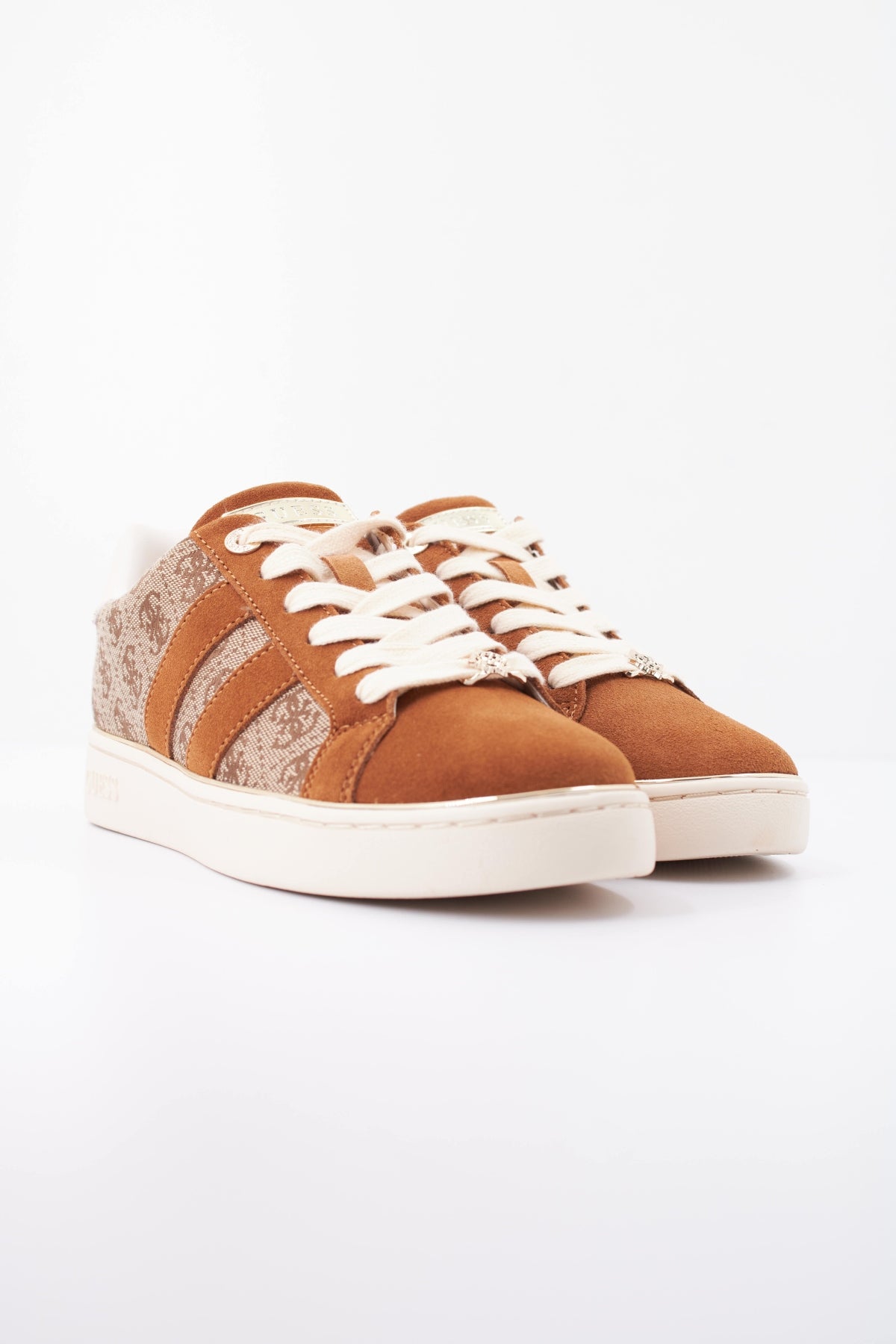GUESS FLTBR FAL BARLIE en color BEIBR  (2)