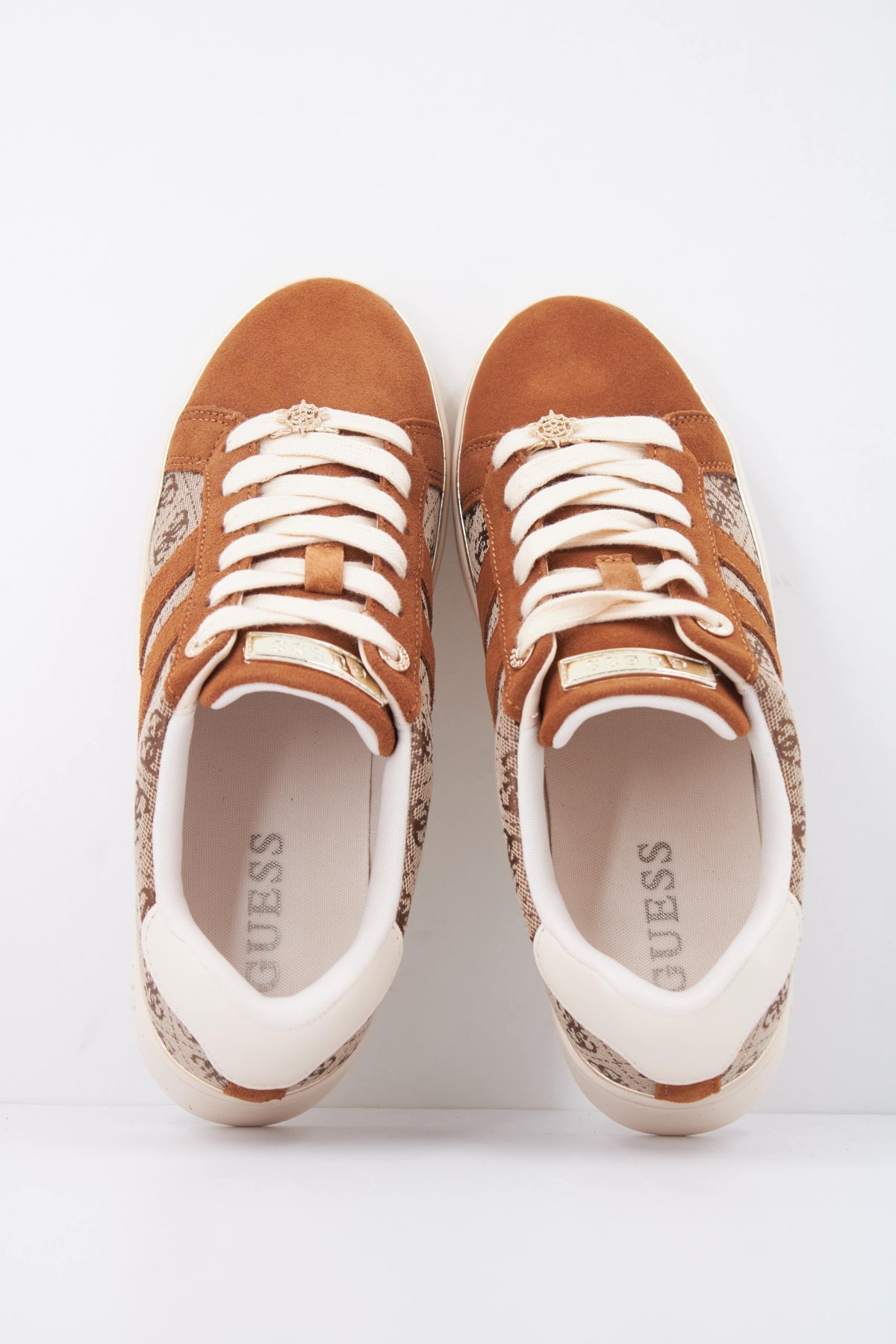 GUESS FLTBR FAL BARLIE en color BEIBR  (3)