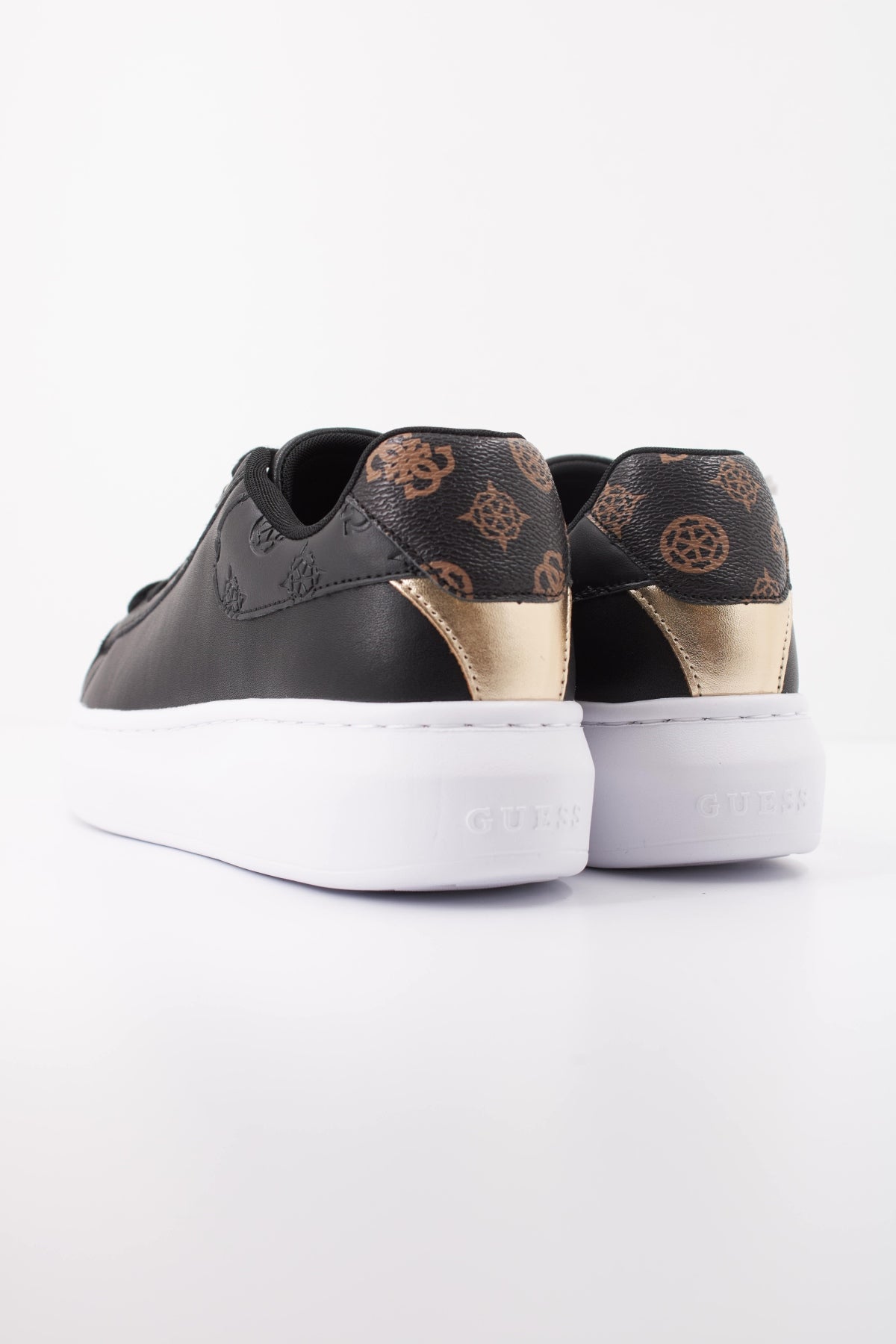 GUESS FLTFRE LEA FIREUP en color BLACK  (4)
